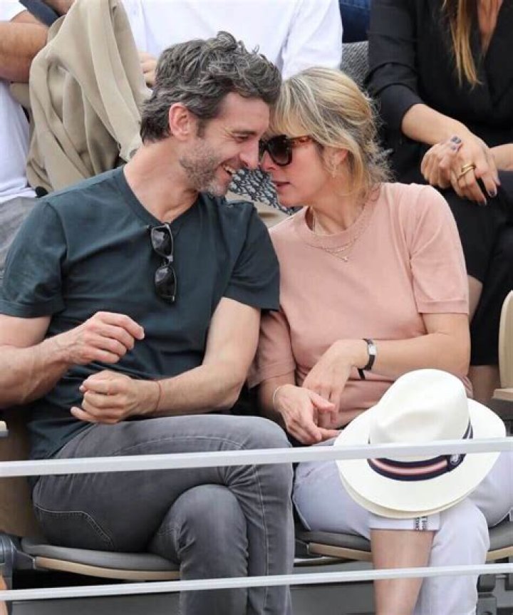 Baratunde Thurston has been Married to his Wife, Elizabeth Stewart since 2021