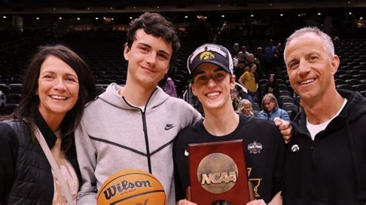 Basketball: Who Are Malik And Sharon Clark? Meet Kihei Clark Parents