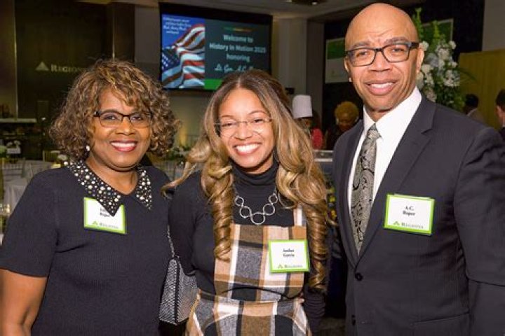 Catherine Garcia Biography, Age, Education, Career, The Week, Twitter