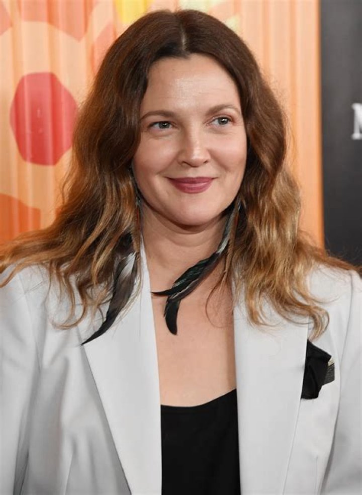 Drew Barrymore- Age, Height, Husband, Net Worth, Nationality