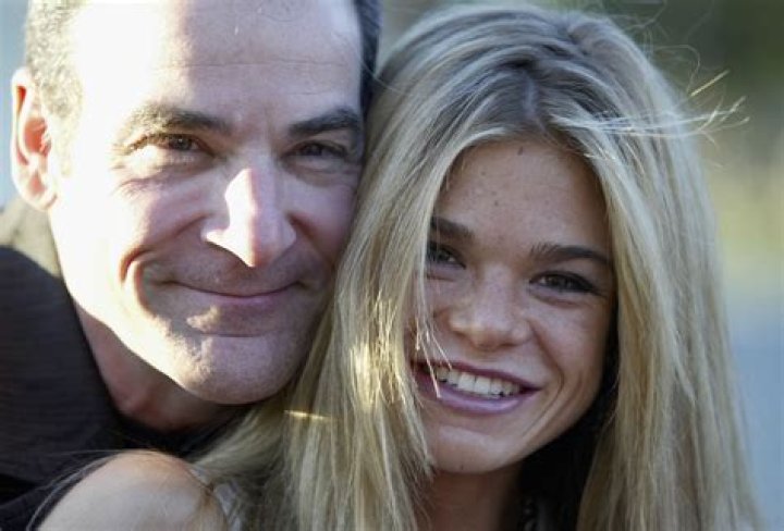 Ellen Muth Bio, Age, Married, Net Worth, Movies, Shows, Height, Dead Like Me, and Parents