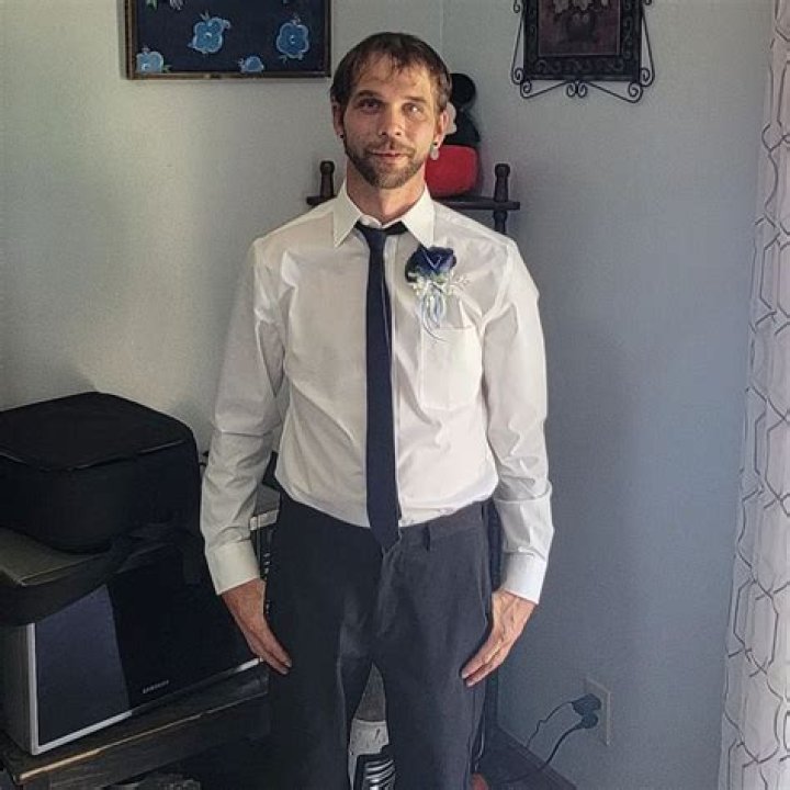 How Old Is Carmela Mendez Raber? Return To Amish: Jeremiah Raber Wife