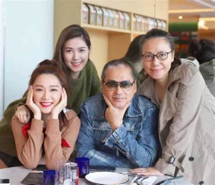 Jacqueline Wong Biography, Age, Image, Parents, Siblings, Family, TVB, Singapore And Twitter