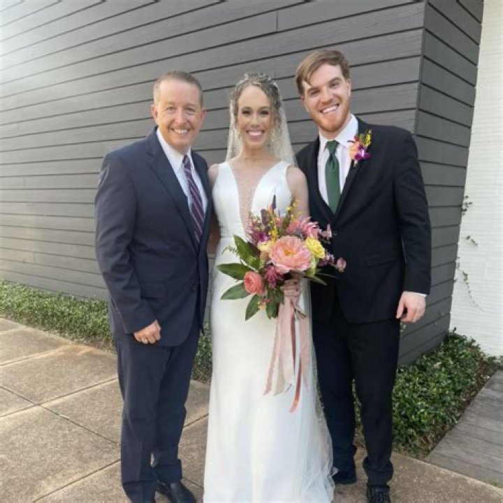 Kelsey Davis (FOX 26 News) Bio, Age, Height, Husband, Wedding, WBRC, Cheerleader and Net Worth