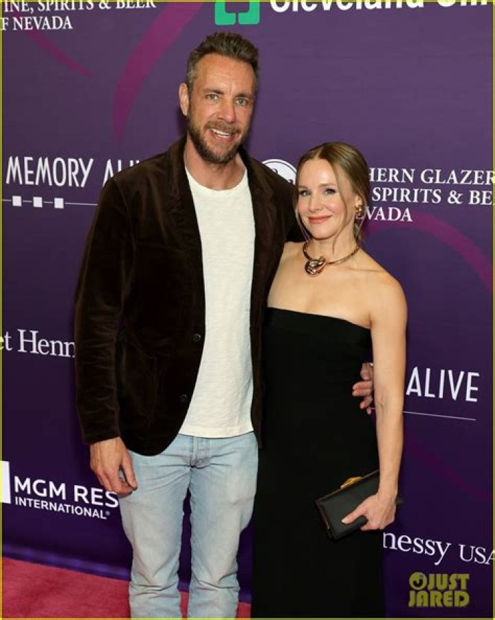 Kristen Bell Facts, Bio, Net Worth, Affair, Husband, Married, Age, Wiki, Height, Dax Shepard, Famous for, Show, Pregnant, Children, Movies, Awards