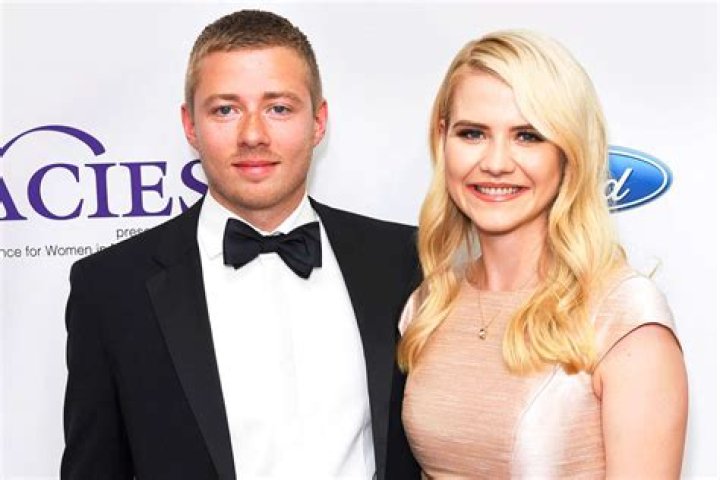 Matthew Gilmour (Elizabeth Smart’s Husband) Bio, Wiki, Age, Height, Wife Elizabeth Smart and Net Worth