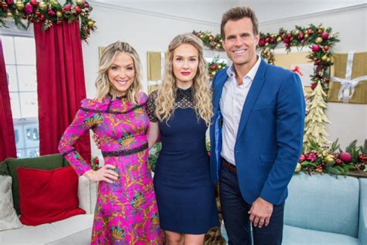 Meet Tori Anderson Husband Mitch Myers: More About Campfire Christmas Actress Married Life & Relationship