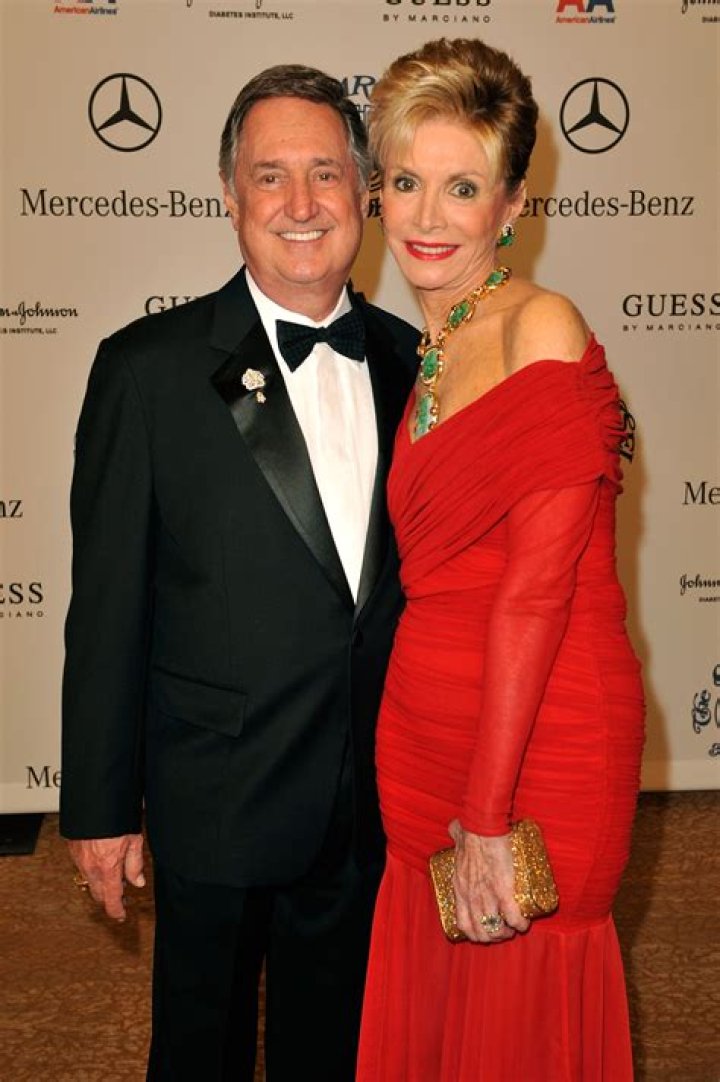 Neil Sedaka Wife: Meet Leba Strassberg