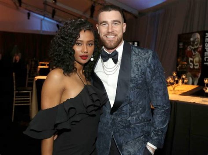 NFL: Who Is DJ Moore Wife or Girlfriend – Net Worth and Dating Life