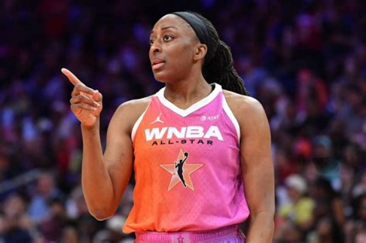 Nneka Ogwumike Bio, Age, Partner, Sisters, Salary, and Net Worth