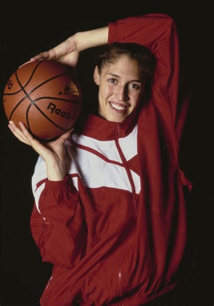 Rebecca Lobo Height, Weight, Net Worth, Age, Birthday, Wikipedia, Who, Nationality, Biography