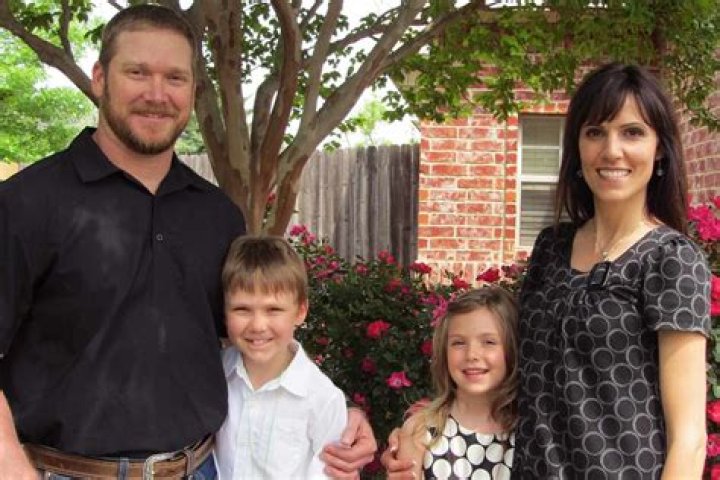 
Who Are Chris Kyles Kids? Wife Taya Kyle Remarried Or Not, Where Is She Now? 