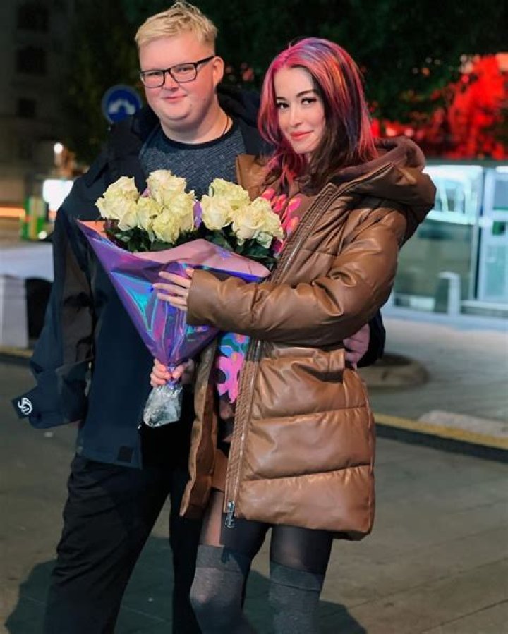 Who Is Navi Player “Boombl4” aka Kirill Mikhailov’s Girlfriend? Meet Liqueen.offi On Instagram